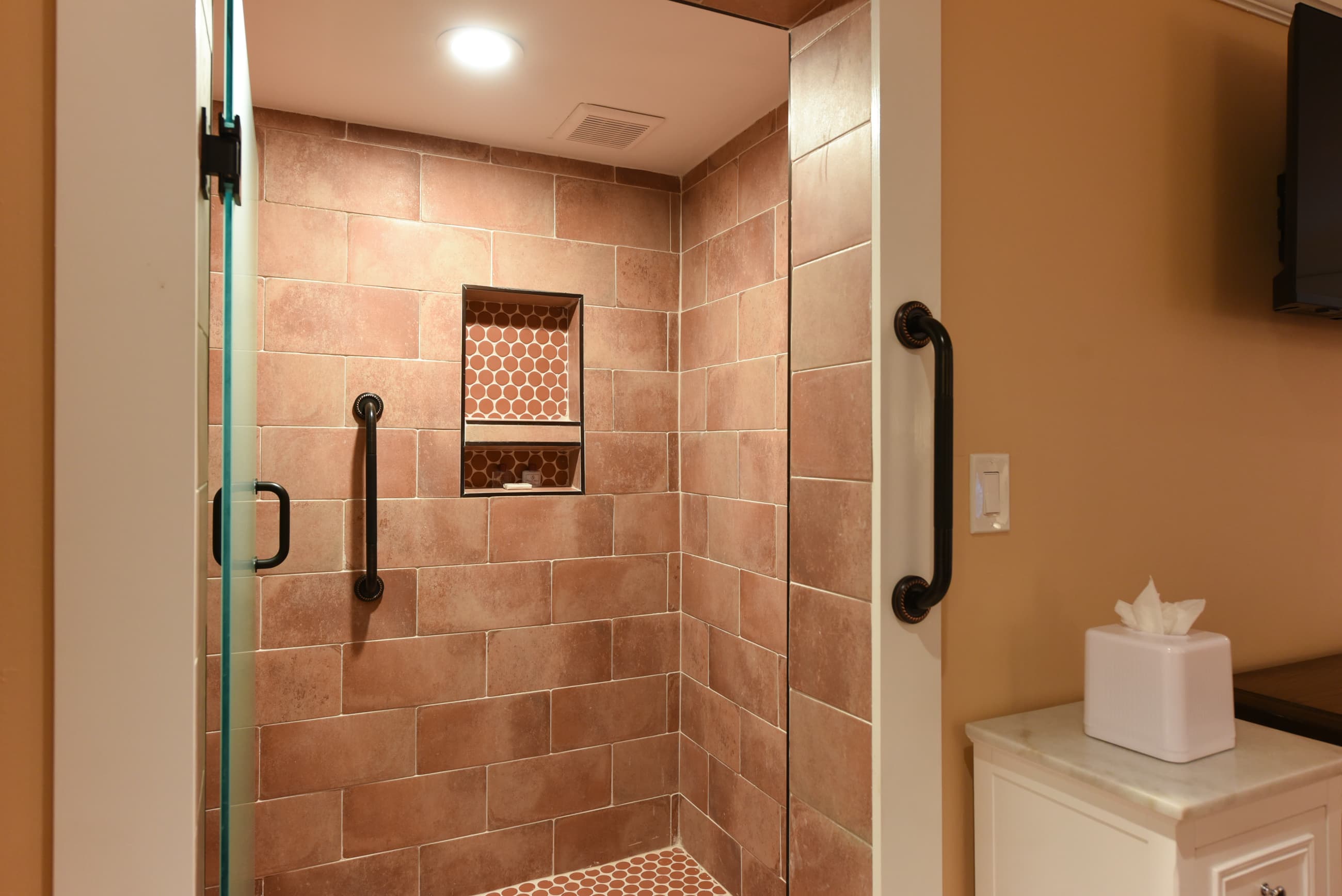 Gorgeous tiled walk-in shower